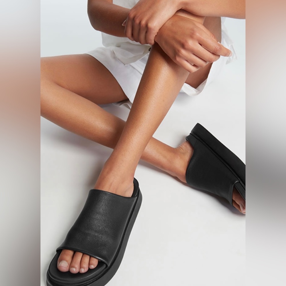 COS LEATHER PLATFORM SLIDES